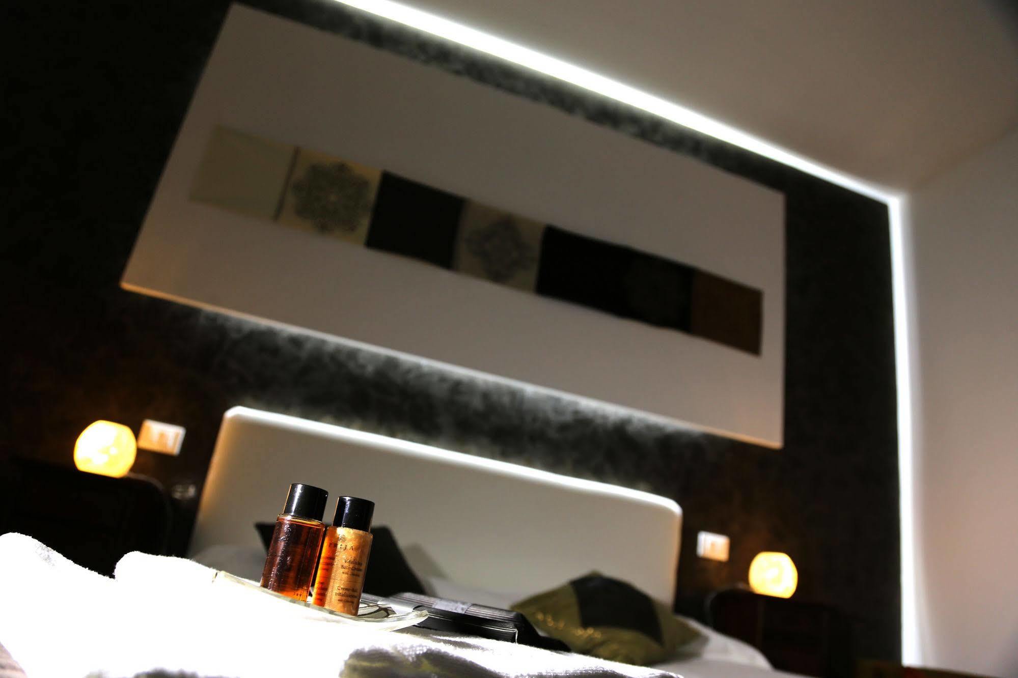 Caroline Rooms Рим Экстерьер фото