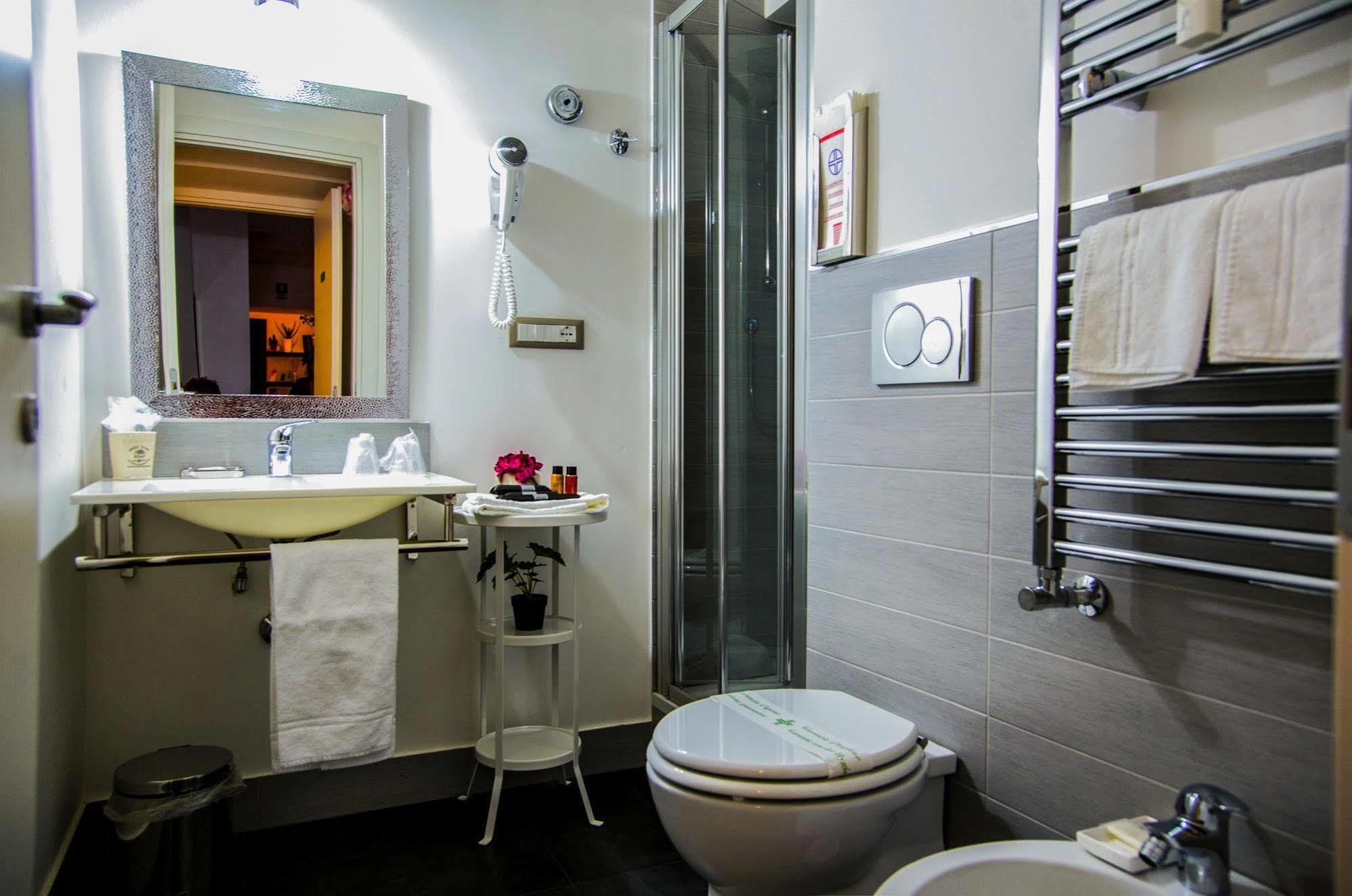 Caroline Rooms Рим Экстерьер фото