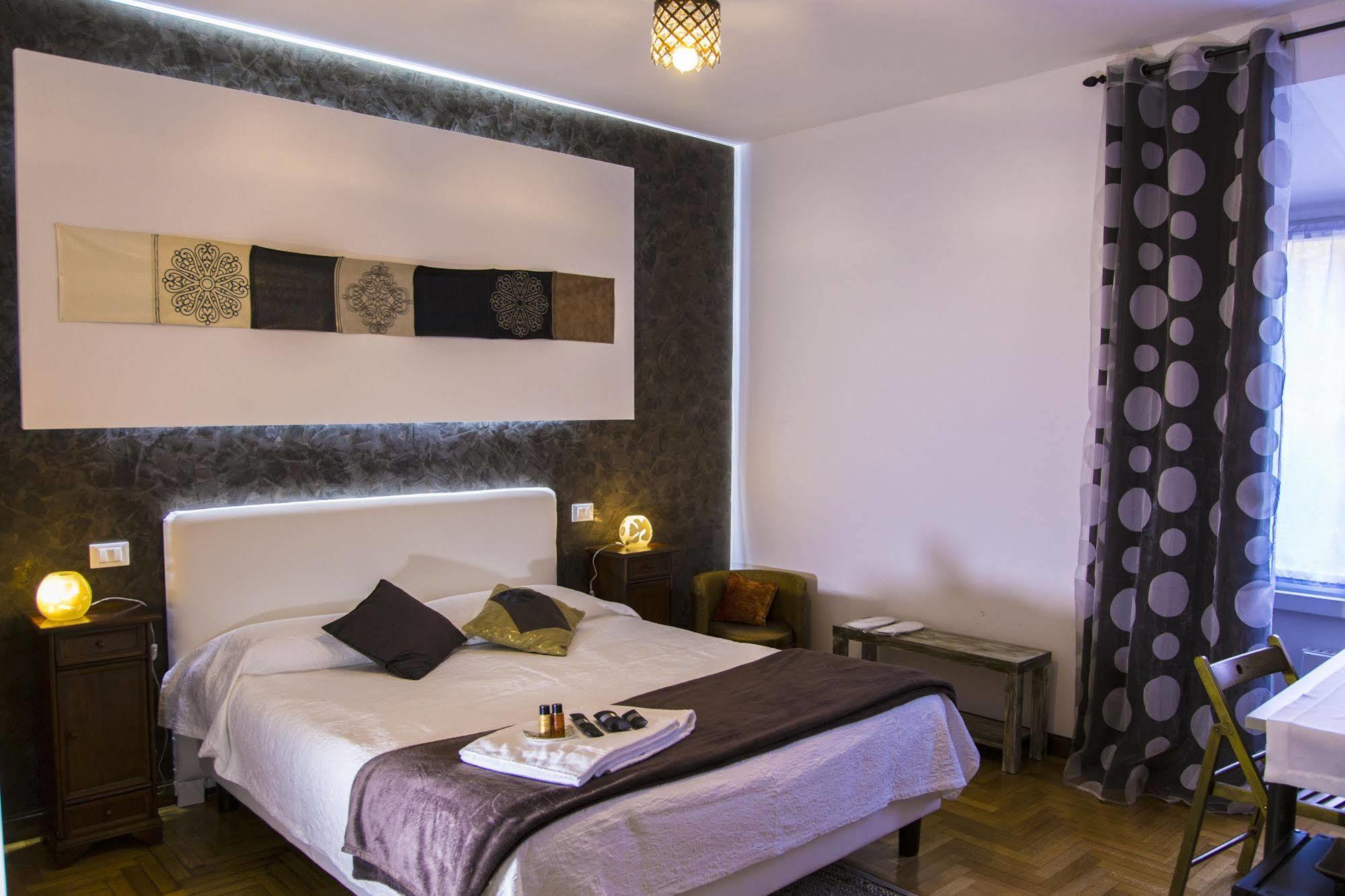 Caroline Rooms Рим Экстерьер фото